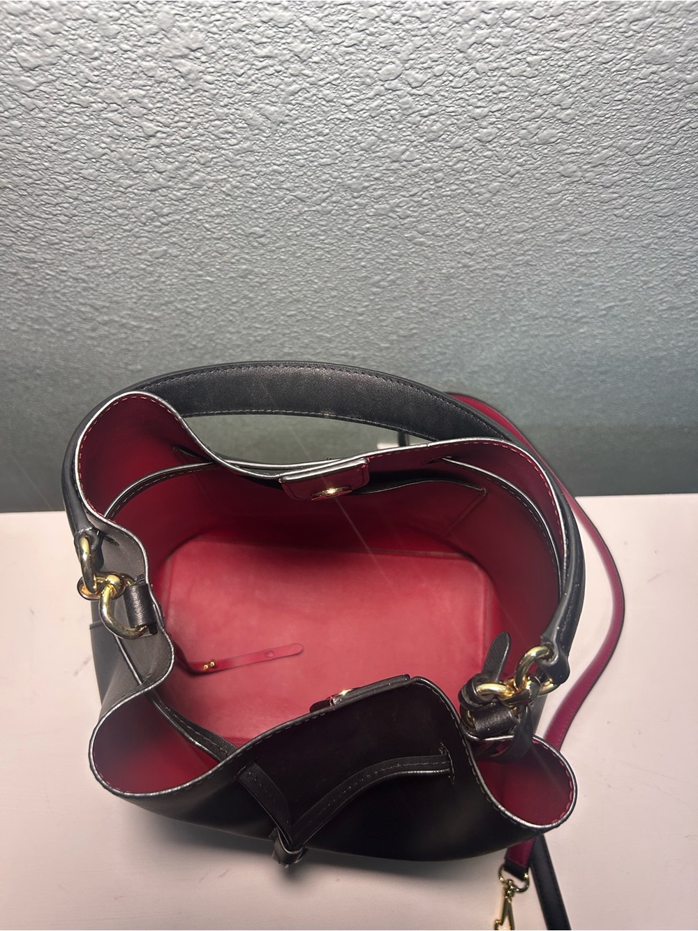 Ralph Lauren Black Leather Drawstring Shoulder Bag - Picture 5 of 5